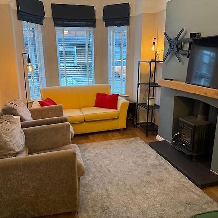Stylish, Spacious And Central 4 Bedroom House ベルファスト エクステリア 写真