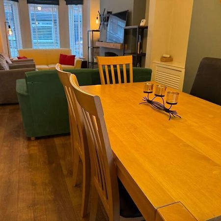 Stylish, Spacious And Central 4 Bedroom House ベルファスト エクステリア 写真