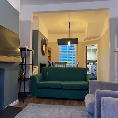 Stylish, Spacious And Central 4 Bedroom House ベルファスト エクステリア 写真