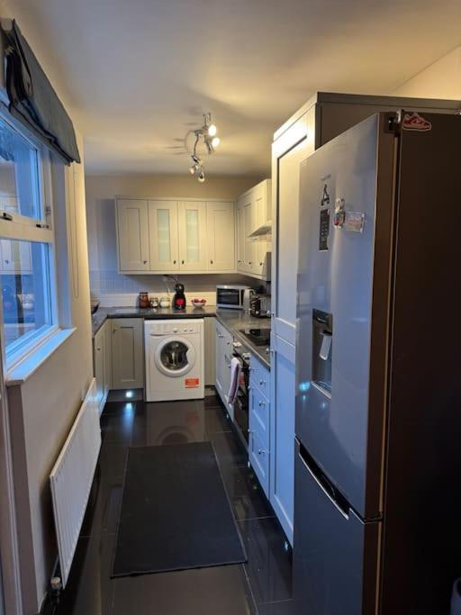 Stylish, Spacious And Central 4 Bedroom House ベルファスト エクステリア 写真