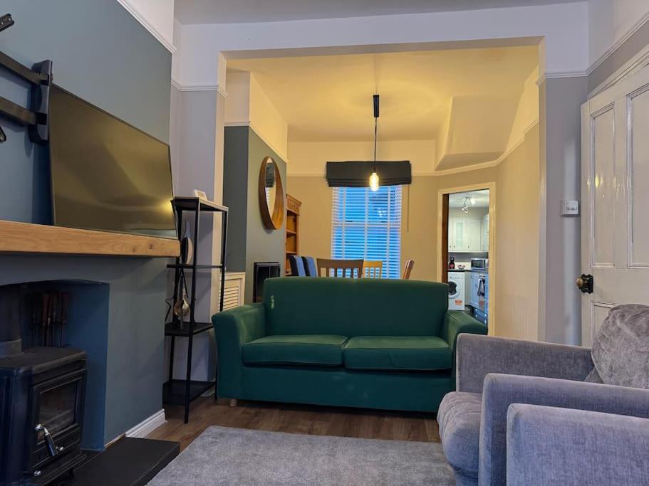 Stylish, Spacious And Central 4 Bedroom House ベルファスト エクステリア 写真