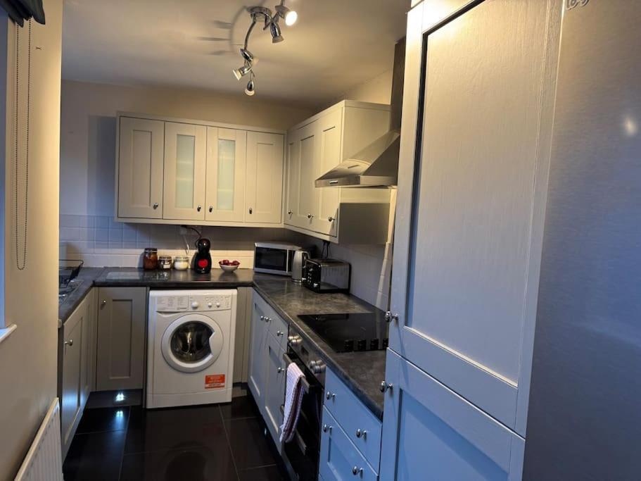 Stylish, Spacious And Central 4 Bedroom House ベルファスト エクステリア 写真