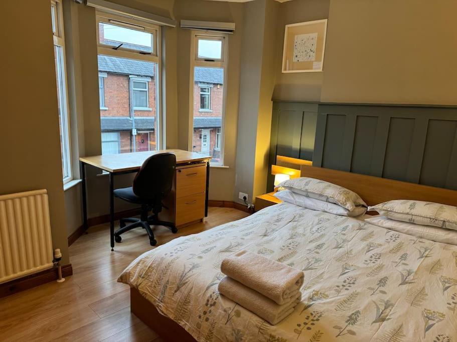 Stylish, Spacious And Central 4 Bedroom House ベルファスト エクステリア 写真